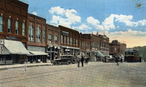 Original Florence, Alabama street car traveling on Court Street