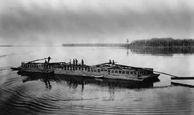 Tennessee River transportation - flatboat